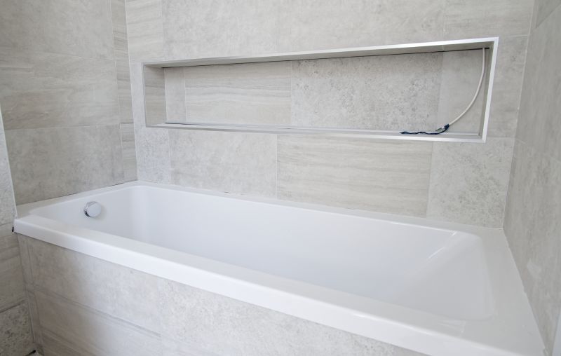 Minimalist Tub